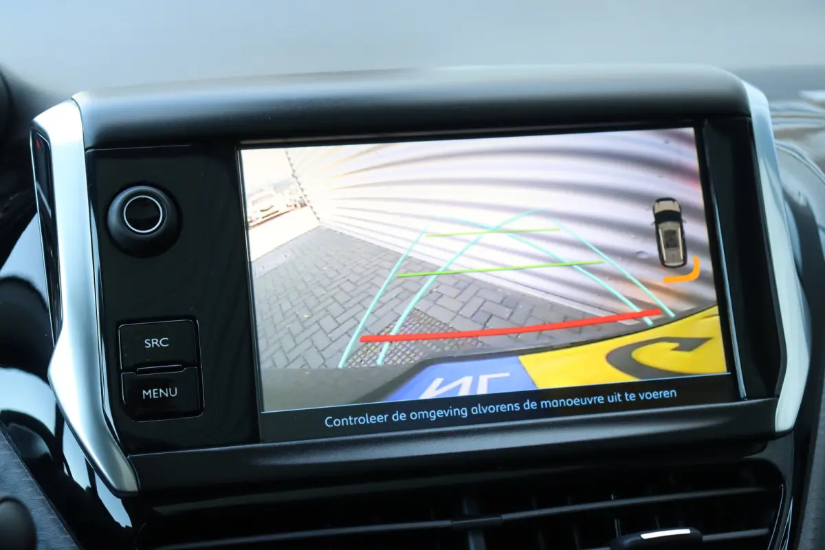 1.2 PURETECH 110PK ALLURE AUTOMAAT / NAVI / CLIMA / LED / PDC / 17" LMV / CAMERA / BLUETOOTH / CRUISECONTROL / 1E EIGENAAR / NIEUWSTAAT !!