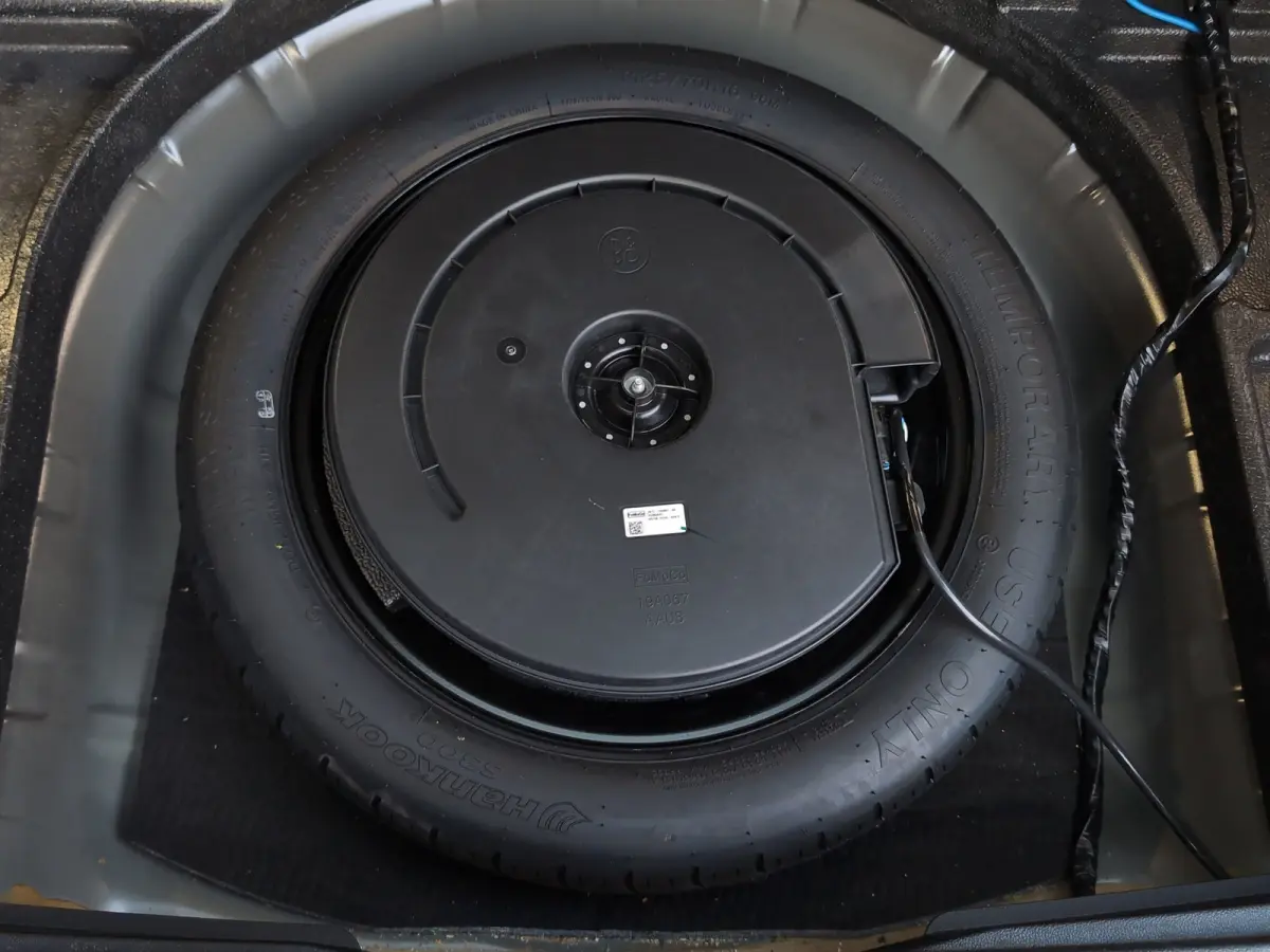 1.0 Hybrid Titanium X | Winter Pack | Adap. Cruise | B&O Audio
