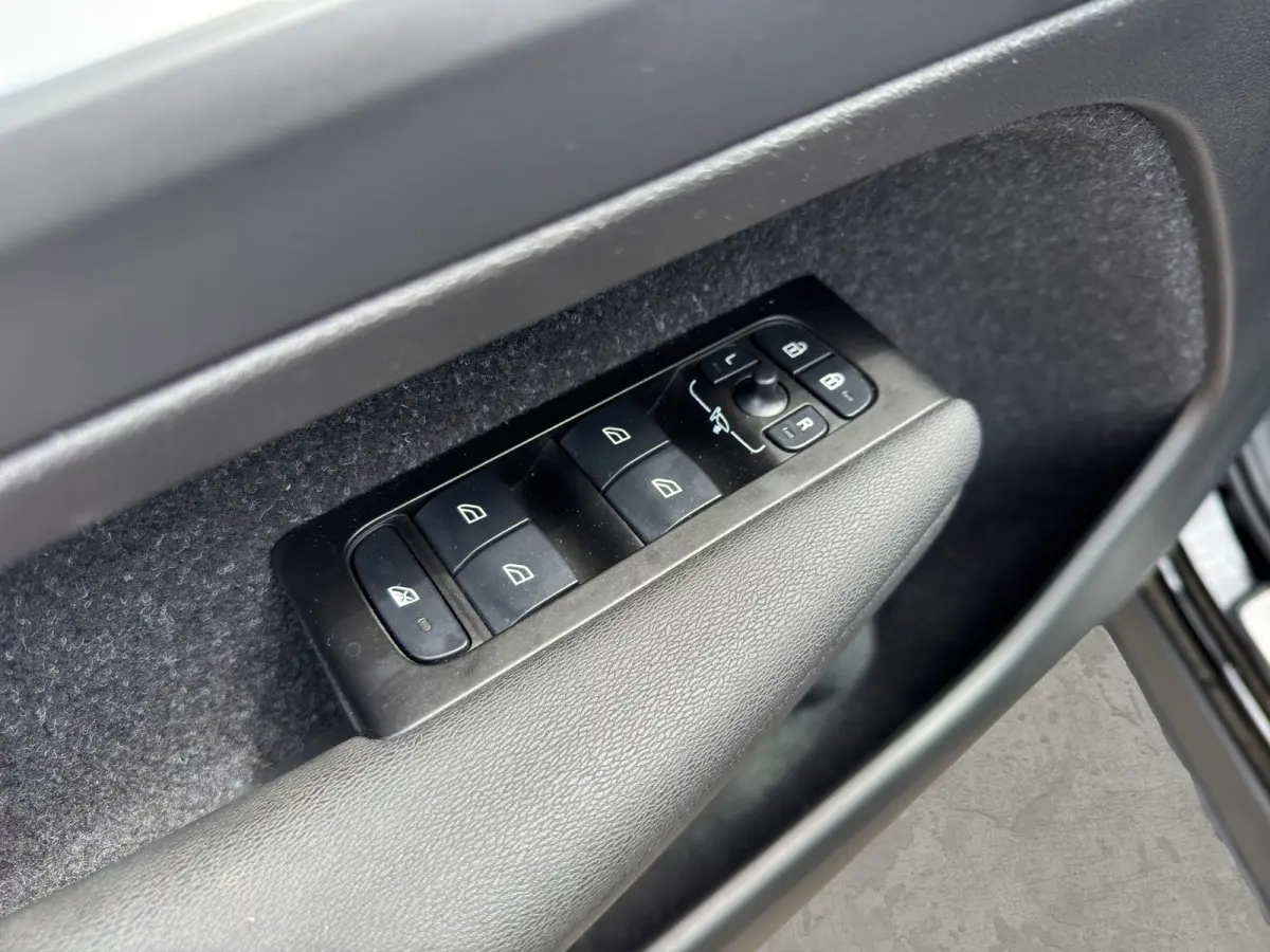 T4 Inscription Expression | Cruise control | Rijstrooksensor | Parkeersensoren voor en achter |