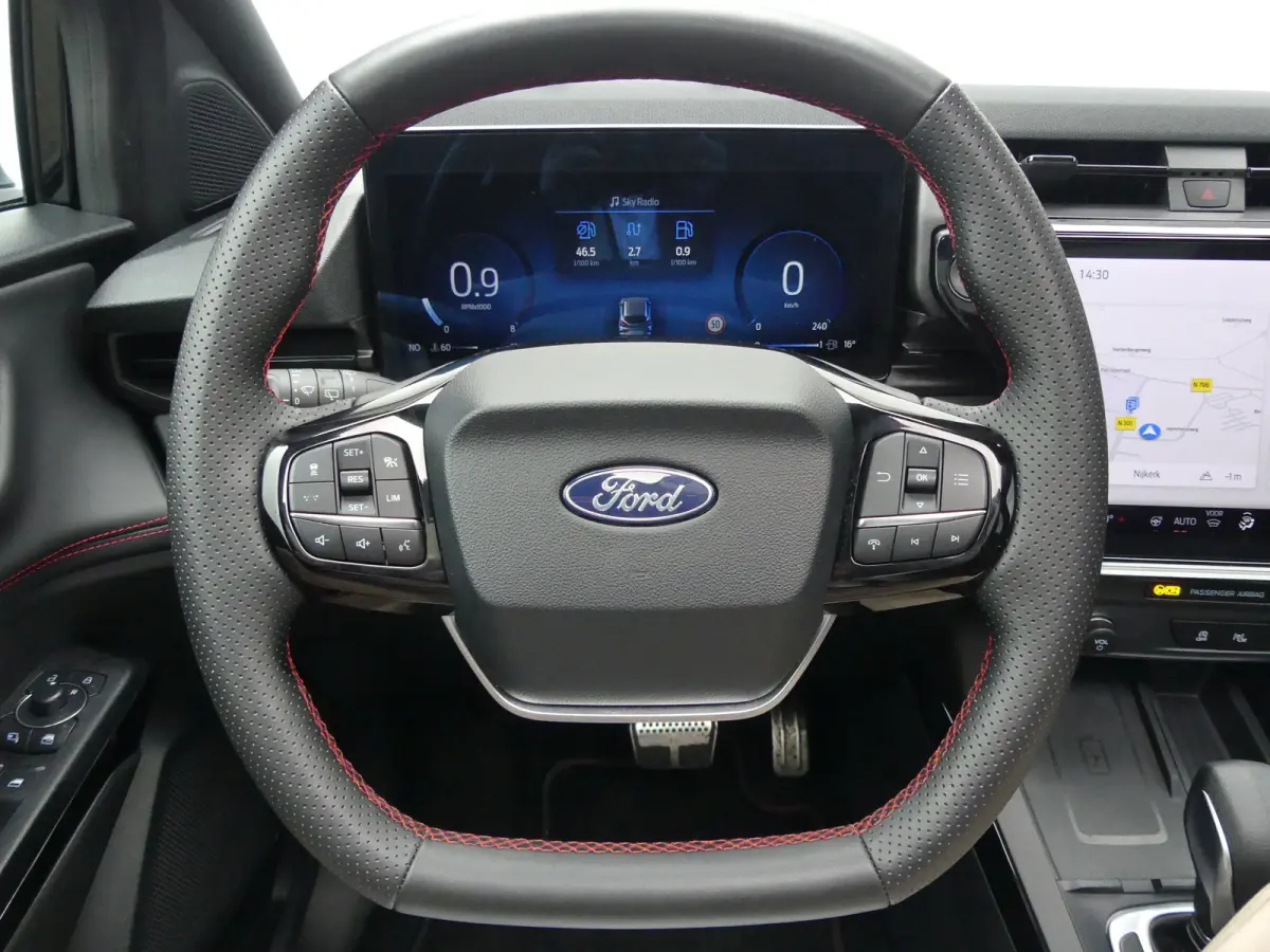 1.0 EcoBoost 125PK ST-Line X | PANORAMADAK | ADAPTIVE CRUISE | DODEHOEKDETECTIE | STOEL+STUUR+VOORRUITVERWARMING | ELEKTRISCHE ACHTERKLEP | CAMERA |
