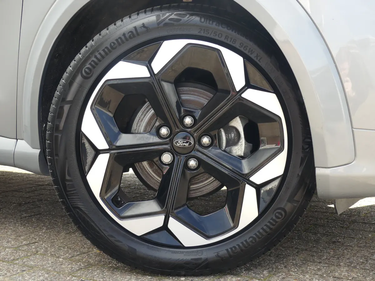 1.0 EcoBoost 125PK ST-Line X Automaat | ADAPTIVE CRUISE | DODEHOEKDETECTIE | PANORAMADAK | CAMERA | B&O AUDIO | STOEL+STUUR+VOORRUITVERWARMING |