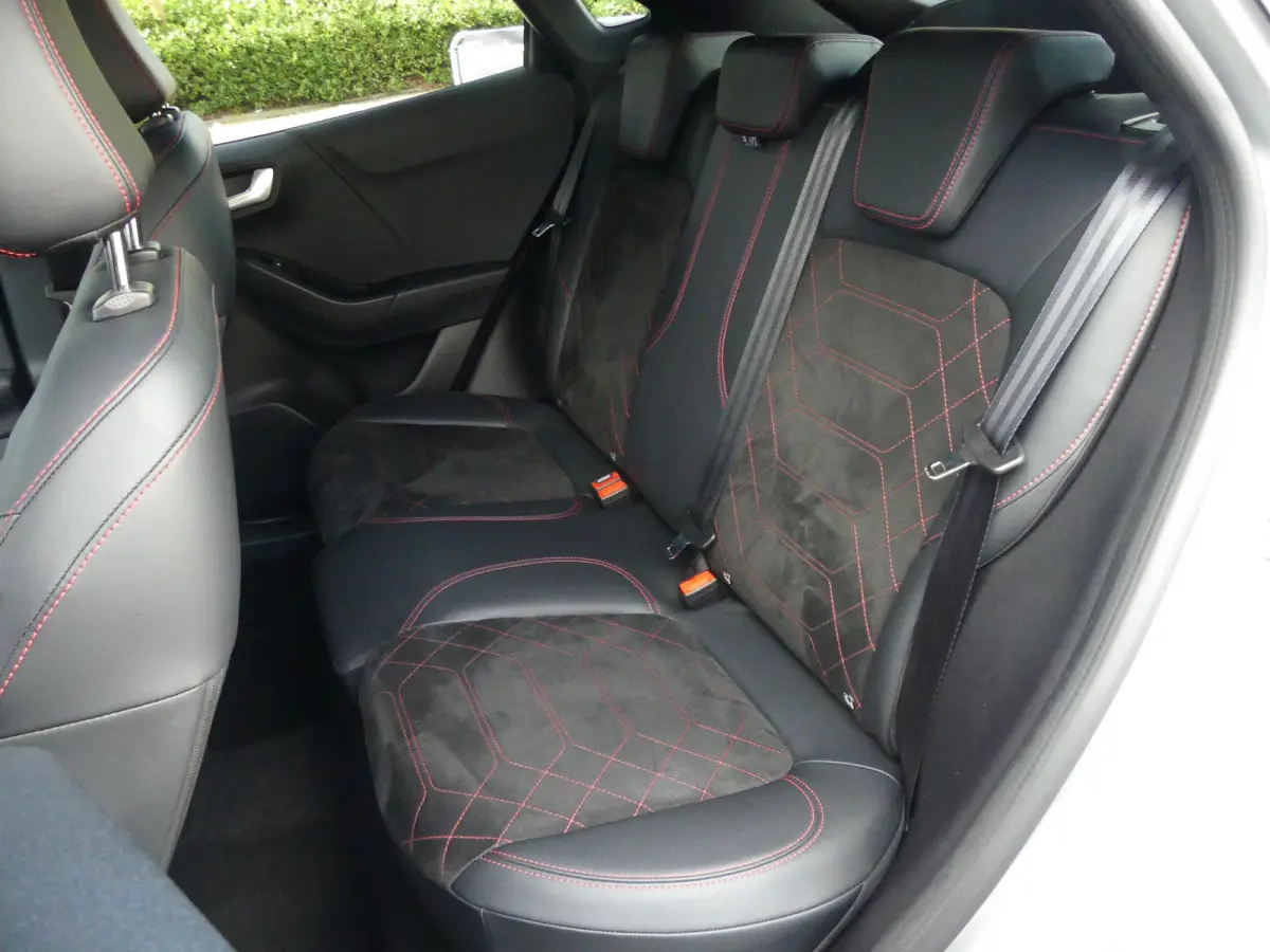 1.0 EcoBoost 125PK ST-Line X Automaat | ADAPTIVE CRUISE | DODEHOEKDETECTIE | PANORAMADAK | CAMERA | B&O AUDIO | STOEL+STUUR+VOORRUITVERWARMING |