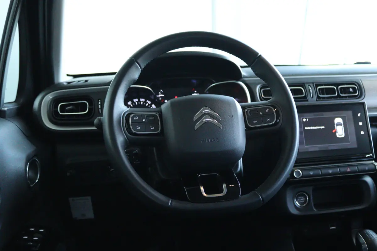 1.2 83PK Max | Cruise Control | Stoelverwarming | Camera | Keyless | LED | Navi | Carplay | Comfortstoelen | 17 Inch |