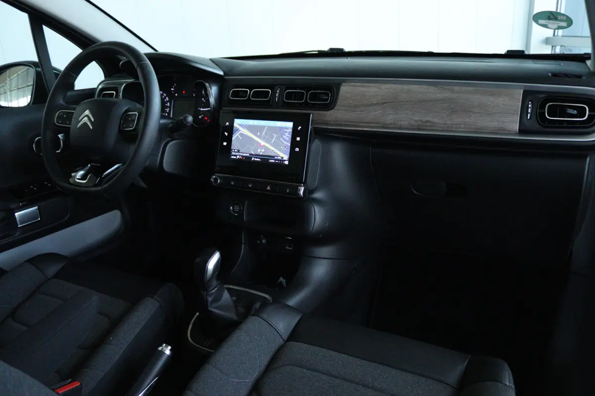 1.2 83PK Max | Cruise Control | Stoelverwarming | Camera | Keyless | LED | Navi | Carplay | Comfortstoelen | 17 Inch |