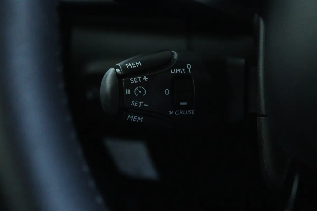 1.2 83PK Max | Cruise Control | Stoelverwarming | Camera | Keyless | LED | Navi | Carplay | Comfortstoelen | 17 Inch |