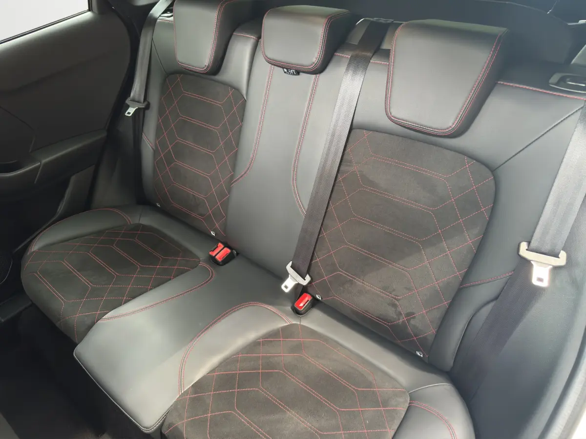 1.0 EcoBoost ST-Line X Automaat 125pk | Driver Assistance & Winter Pack | Pano dak |