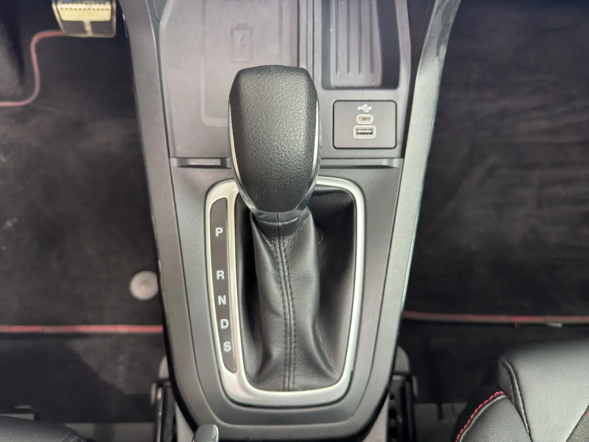 1.0 EcoBoost ST-Line X Automaat 125pk | Driver Assistance & Winter Pack | Pano dak |