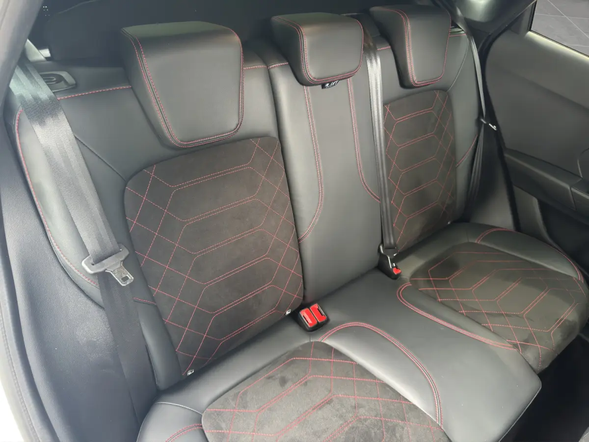 1.0 EcoBoost ST-Line X Automaat 125pk | Driver Assistance & Winter Pack | Pano dak |