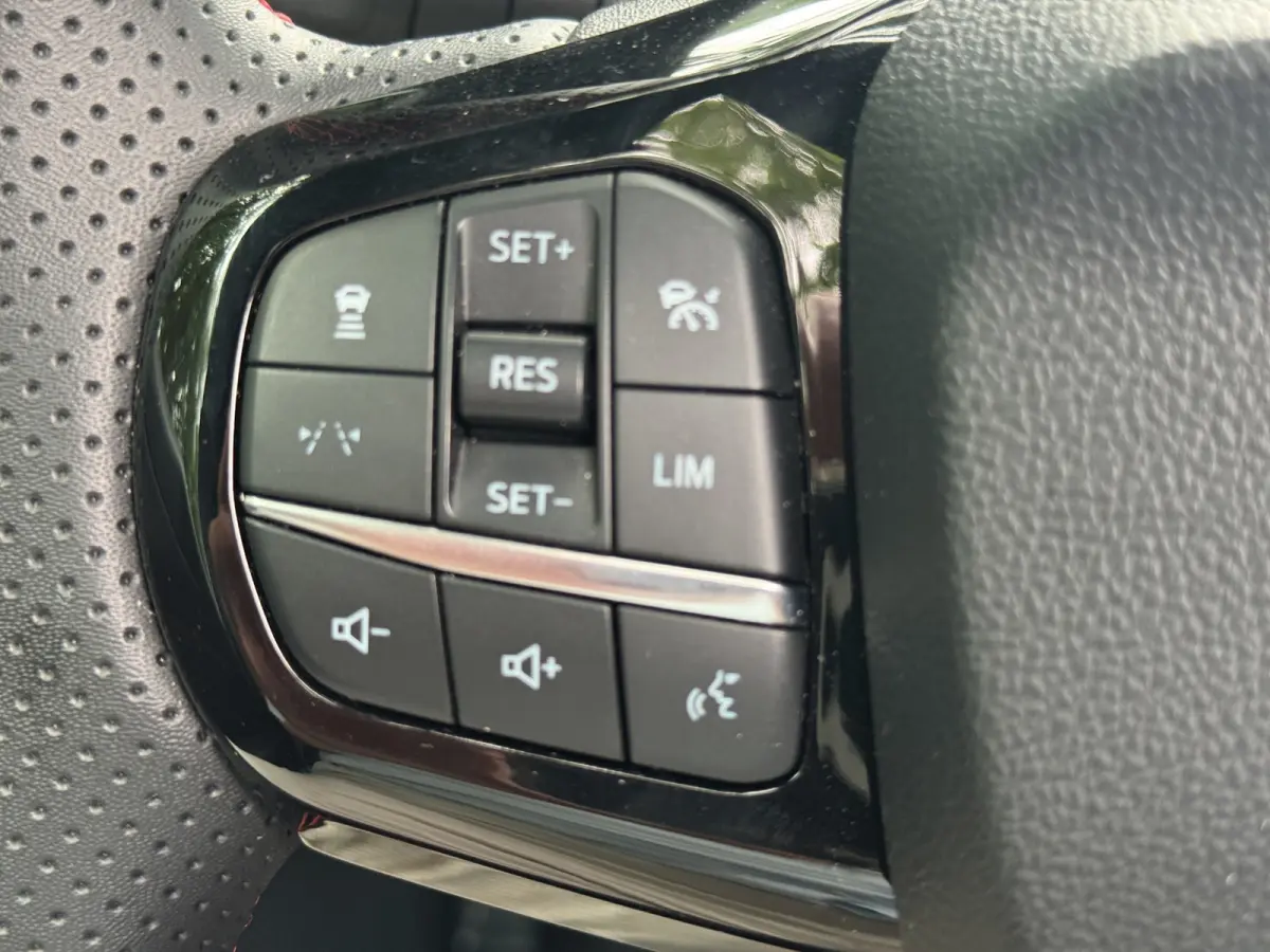 1.0 EcoBoost ST-Line X Automaat 125pk | Driver Assistance & Winter Pack | Pano dak |