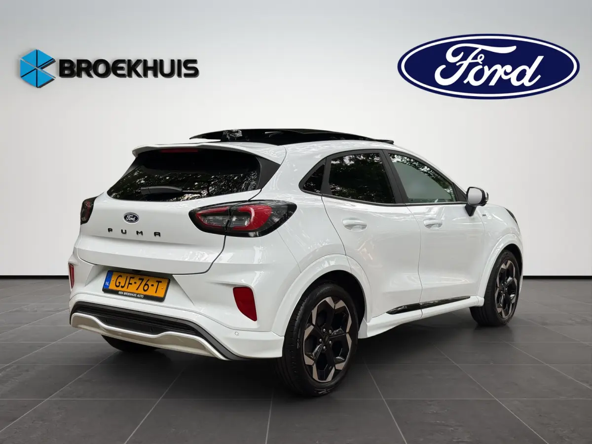 1.0 EcoBoost ST-Line X Automaat 125pk | Driver Assistance & Winter Pack | Pano dak |