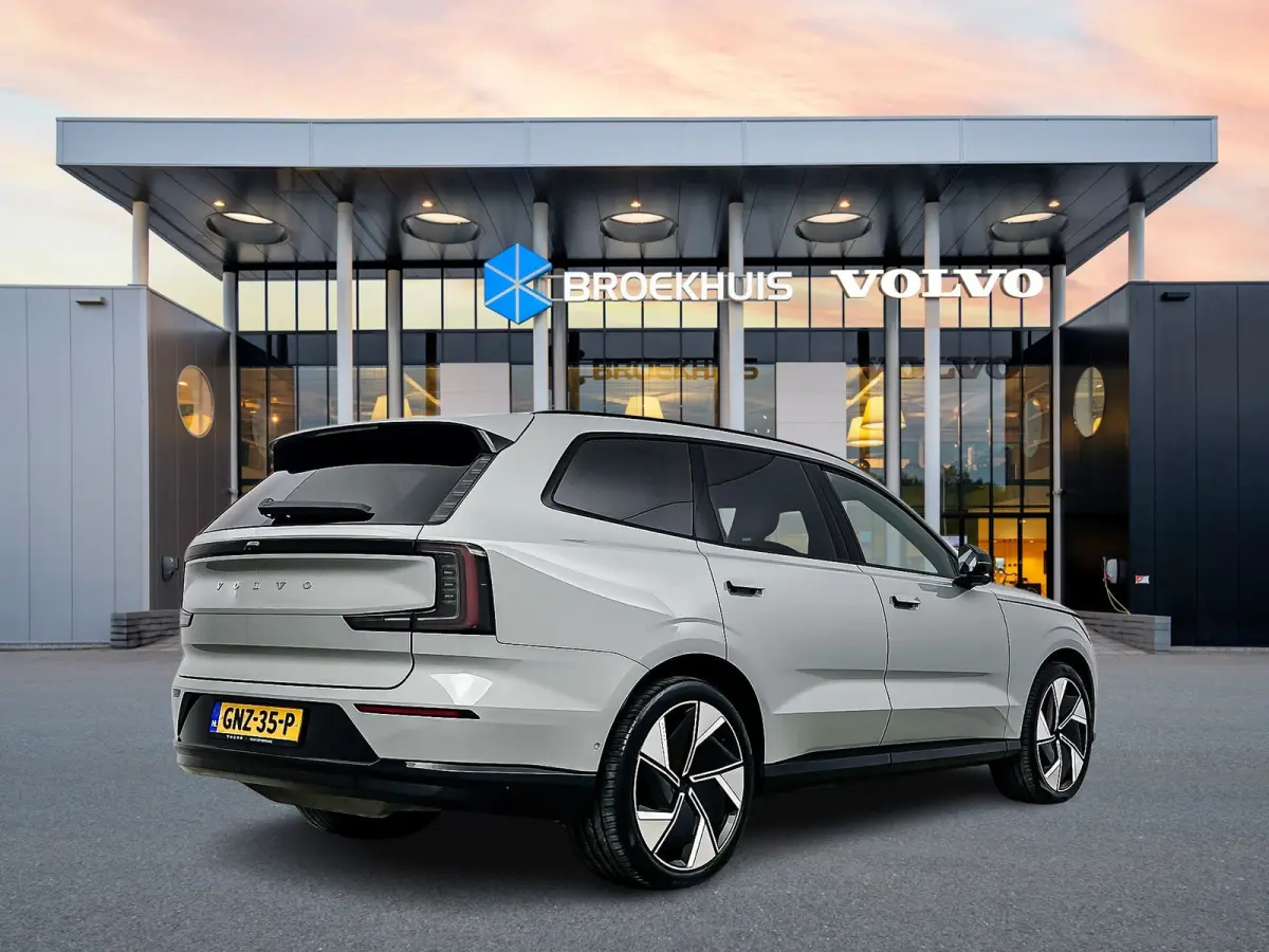 Twin Motor Performance Ultra 111kWh | NEW Core Computer | 22" | Luchtvering | Pilot Assist Pack | Trekhaak | Climate Pack | Getint glas | Massage stoelen | Head-up | Bose Audio | Matrix LED 