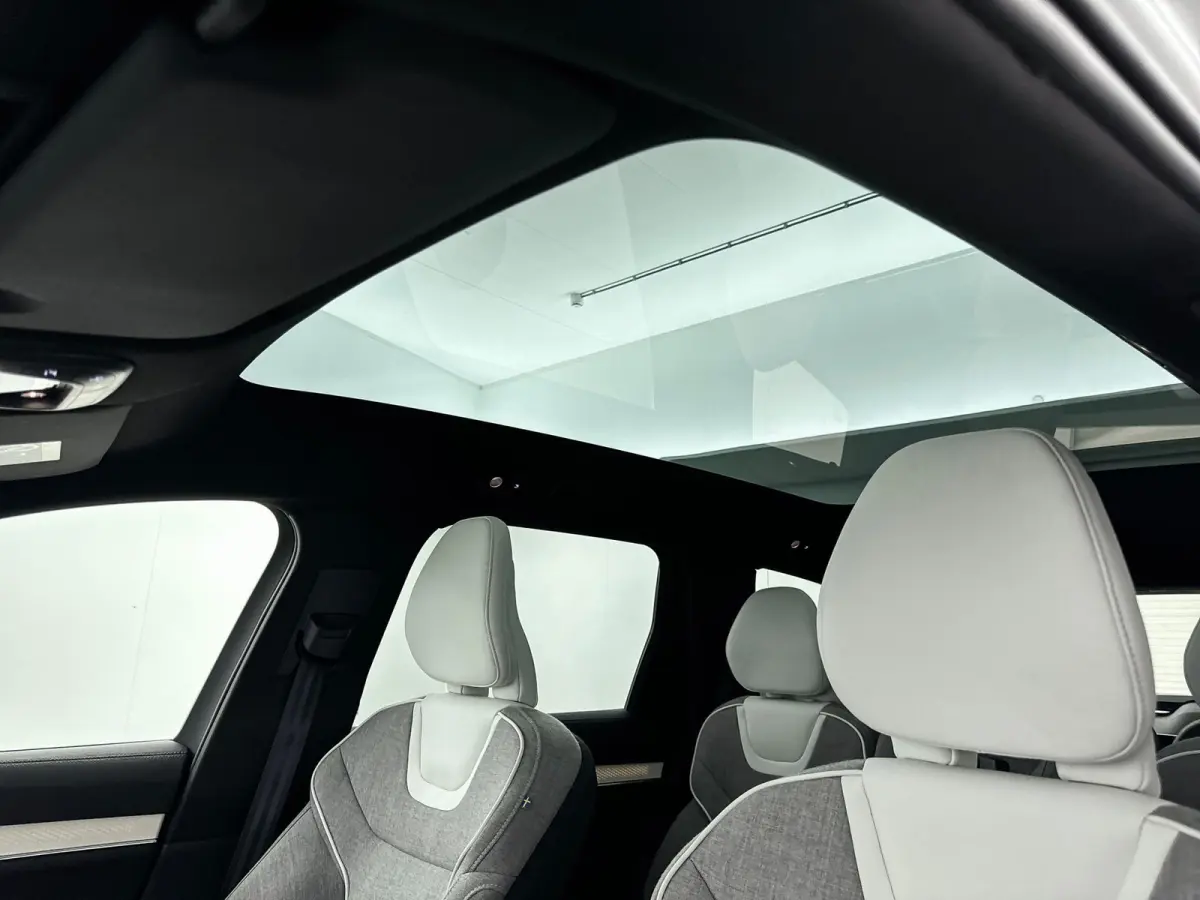 Twin Motor Performance Ultra 111kWh | NEW Core Computer | 22" | Luchtvering | Pilot Assist Pack | Trekhaak | Climate Pack | Getint glas | Massage stoelen | Head-up | Bose Audio | Matrix LED 