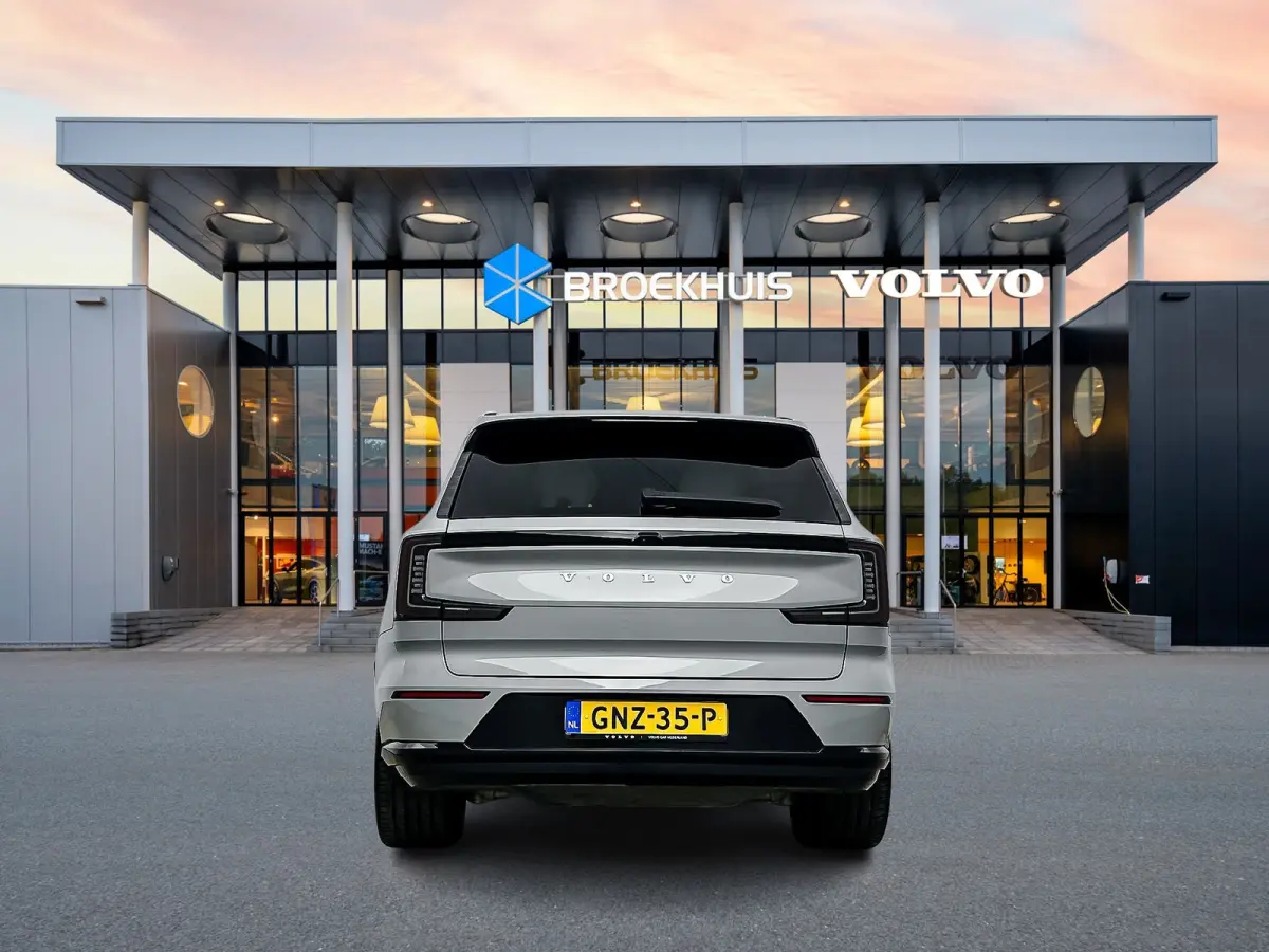 Twin Motor Performance Ultra 111kWh | NEW Core Computer | 22" | Luchtvering | Pilot Assist Pack | Trekhaak | Climate Pack | Getint glas | Massage stoelen | Head-up | Bose Audio | Matrix LED 