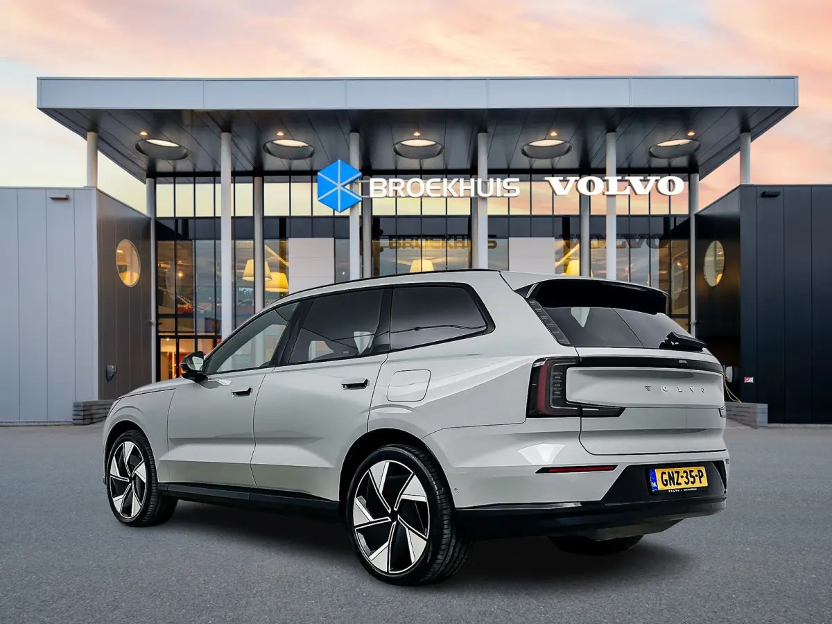 Twin Motor Performance Ultra 111kWh | NEW Core Computer | 22" | Luchtvering | Pilot Assist Pack | Trekhaak | Climate Pack | Getint glas | Massage stoelen | Head-up | Bose Audio | Matrix LED 