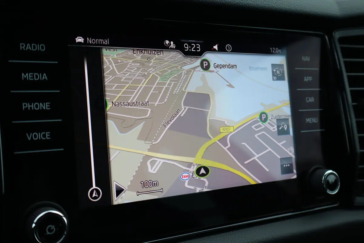 1.5 TSI MHEV Sportline Business 150PK | Achteruitrijcamera | Dodehoek detectie | Keyless entry