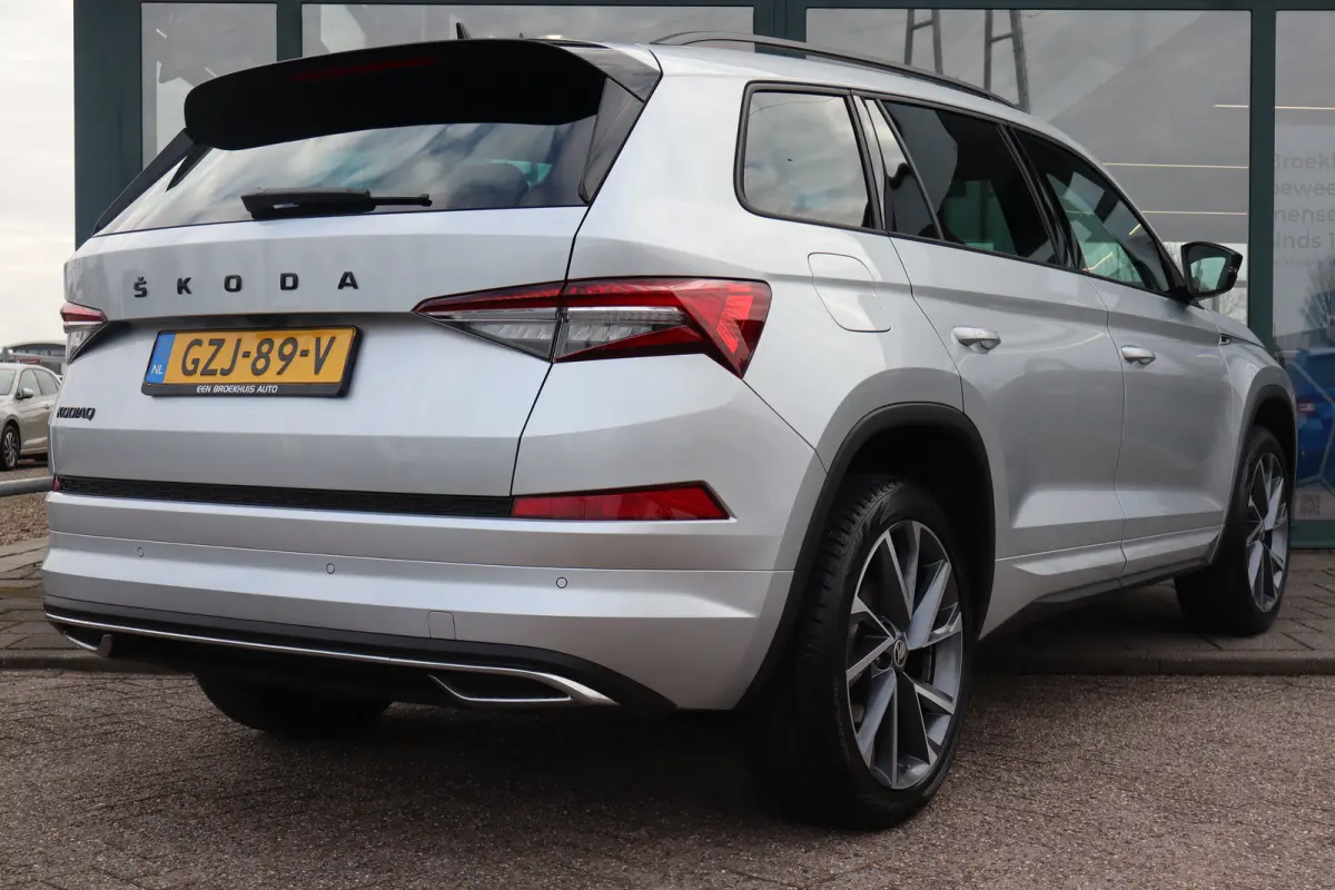 1.5 TSI MHEV Sportline Business 150PK | Achteruitrijcamera | Dodehoek detectie | Keyless entry