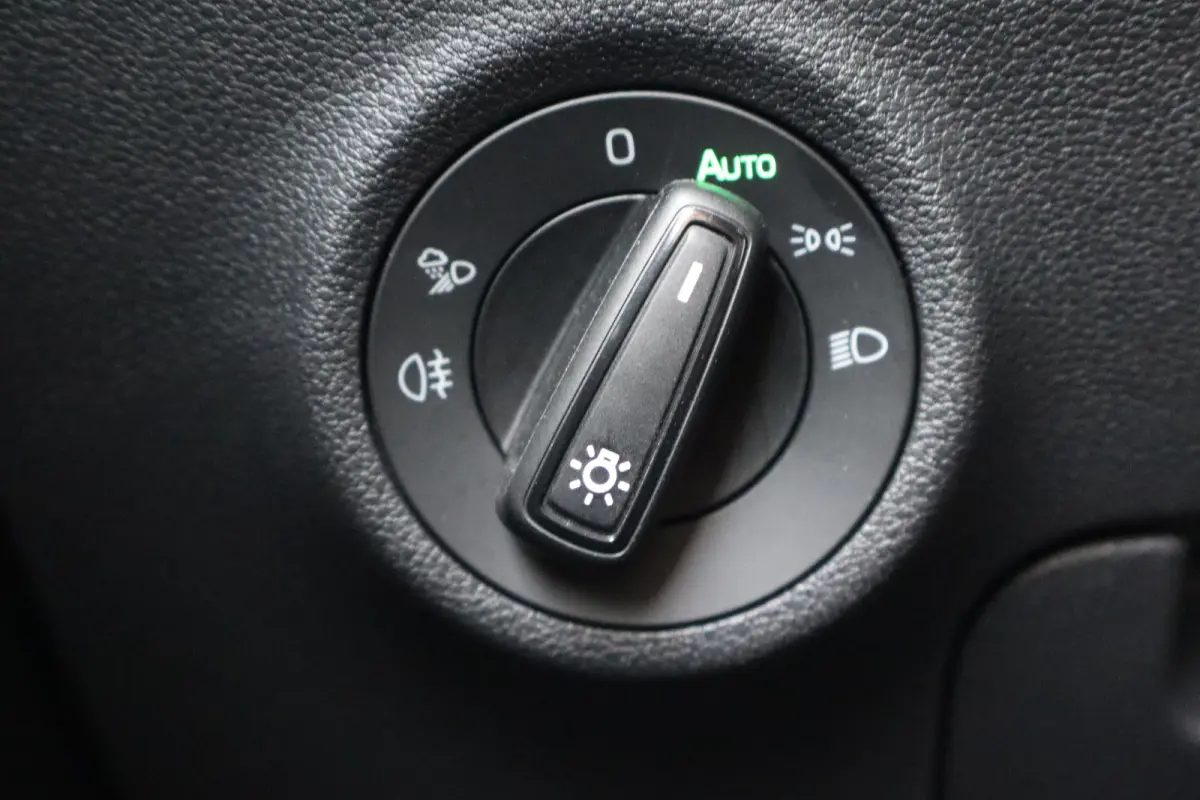 1.5 TSI MHEV Sportline Business 150PK | Achteruitrijcamera | Dodehoek detectie | Keyless entry