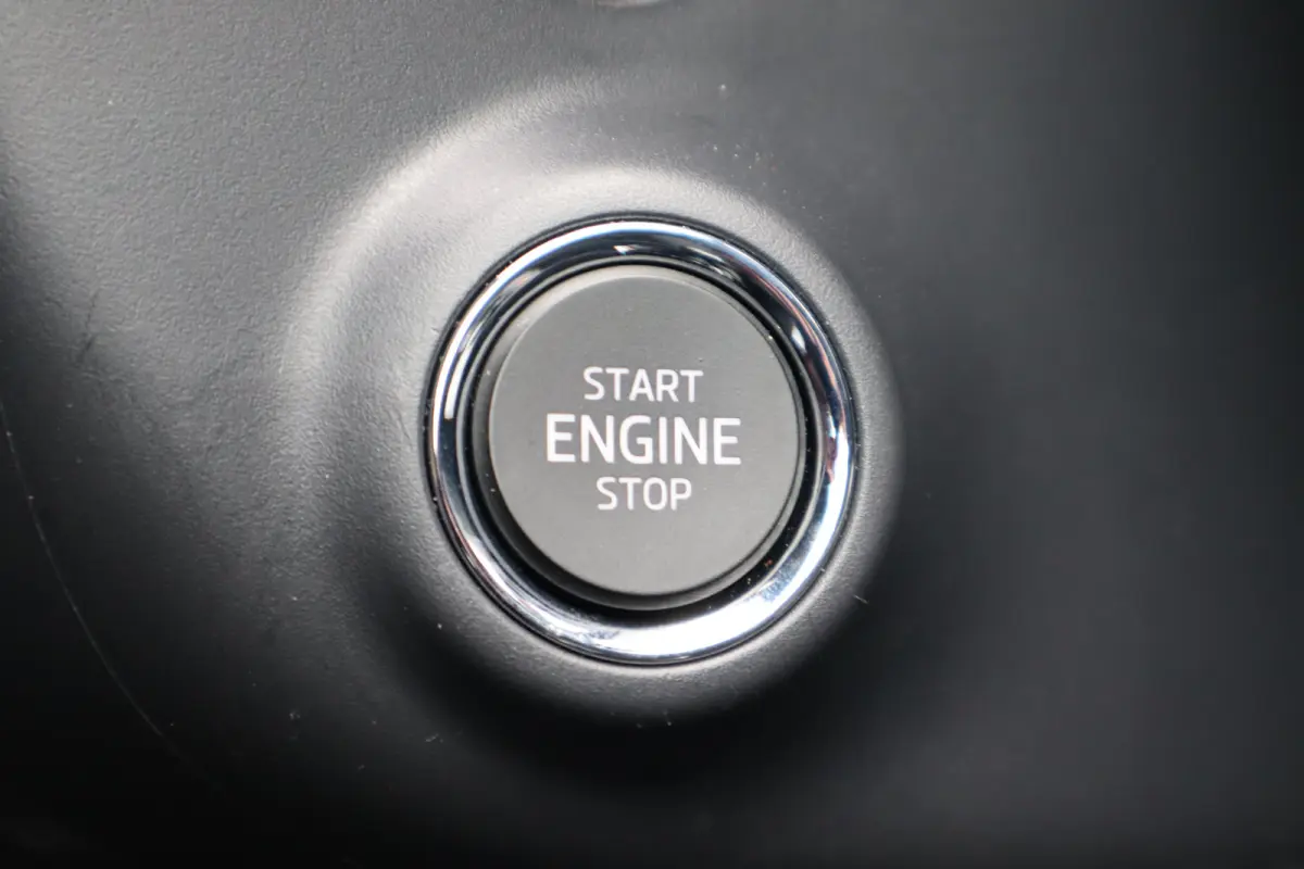 1.5 TSI MHEV Sportline Business 150PK | Achteruitrijcamera | Dodehoek detectie | Keyless entry