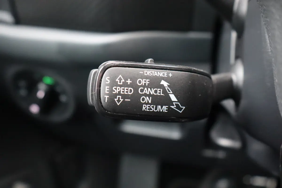 1.5 TSI MHEV Sportline Business 150PK | Achteruitrijcamera | Dodehoek detectie | Keyless entry