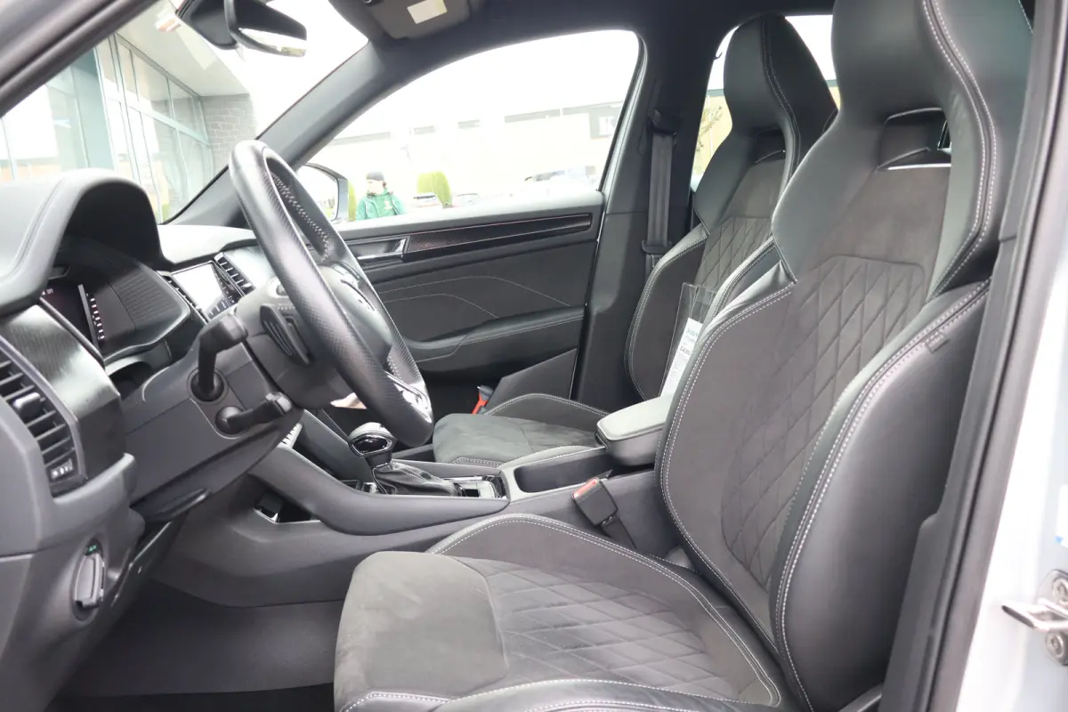 1.5 TSI MHEV Sportline Business 150PK | Achteruitrijcamera | Dodehoek detectie | Keyless entry