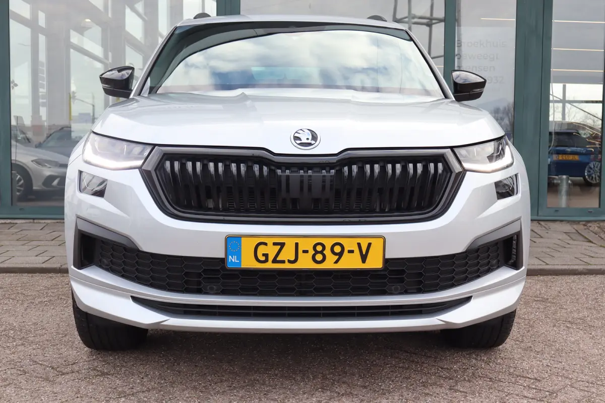 1.5 TSI MHEV Sportline Business 150PK | Achteruitrijcamera | Dodehoek detectie | Keyless entry