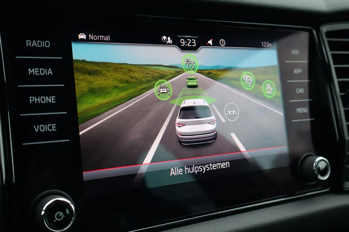 1.5 TSI MHEV Sportline Business 150PK | Achteruitrijcamera | Dodehoek detectie | Keyless entry