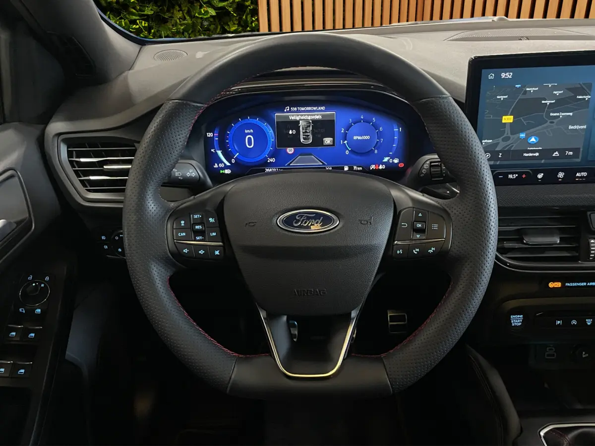 1.0 EcoBoost Hybrid ST Line X | Panorama dak | Adapt. Cruise | B&O | Apple Carplay | AGR-Stoelen | Stoel-stuurverw. | 17''