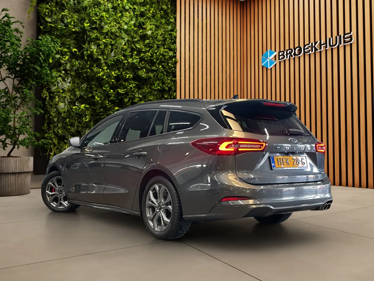 1.0 EcoBoost Hybrid ST Line X | Panorama dak | Adapt. Cruise | B&O | Apple Carplay | AGR-Stoelen | Stoel-stuurverw. | 17''