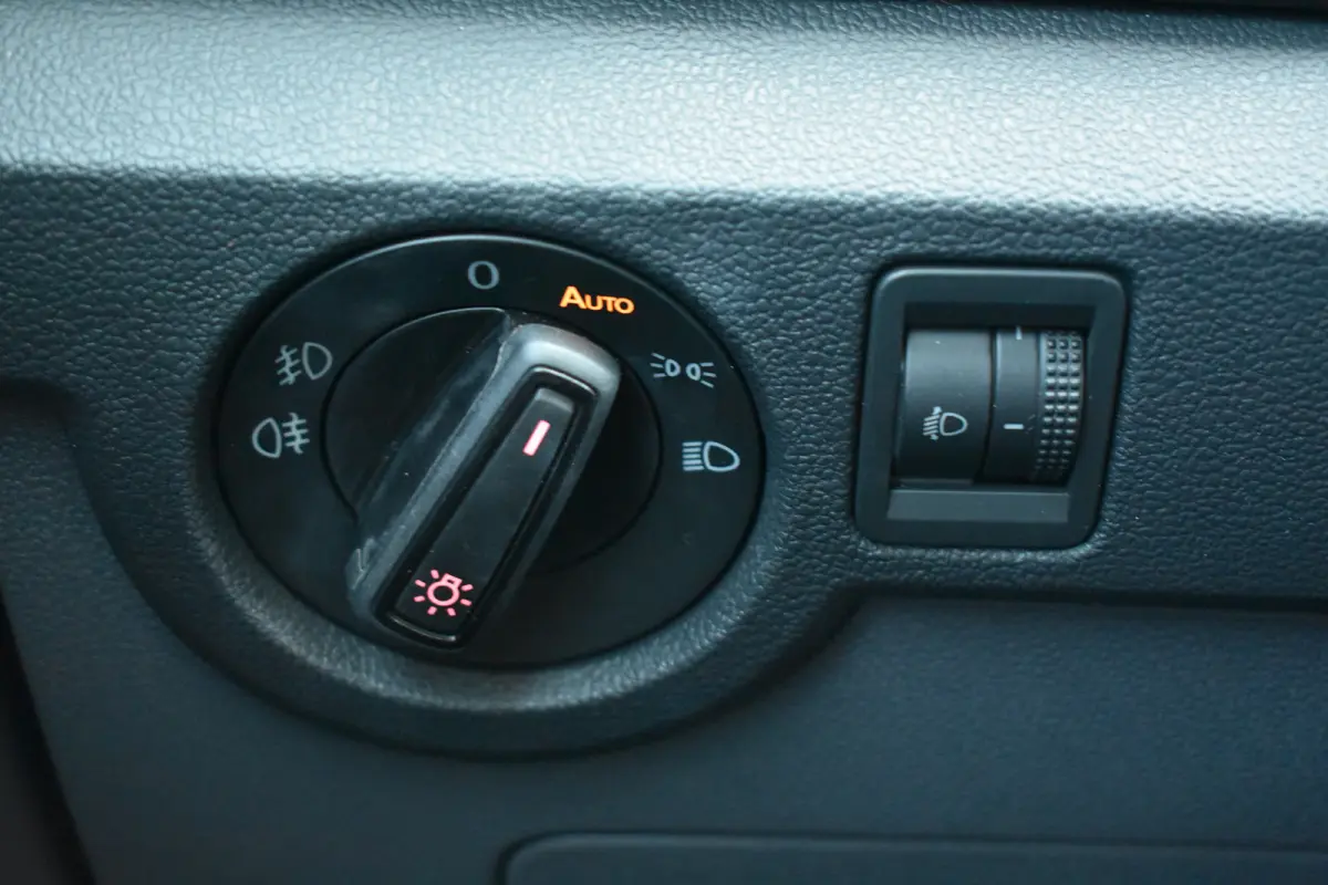 1.0 TSI 95PK Life | ADAPT. CRUISE | AIRCO | LED | BLUETOOTH