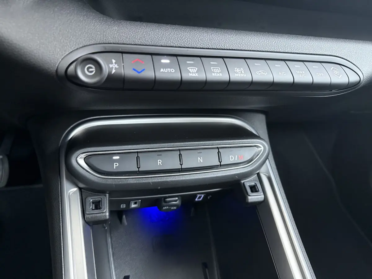 1.2 e-Hybrid Summit | Achteruitrijcamera | Airco (automatisch) | Apple Carplay/Android Auto|telefoonintegratie premium