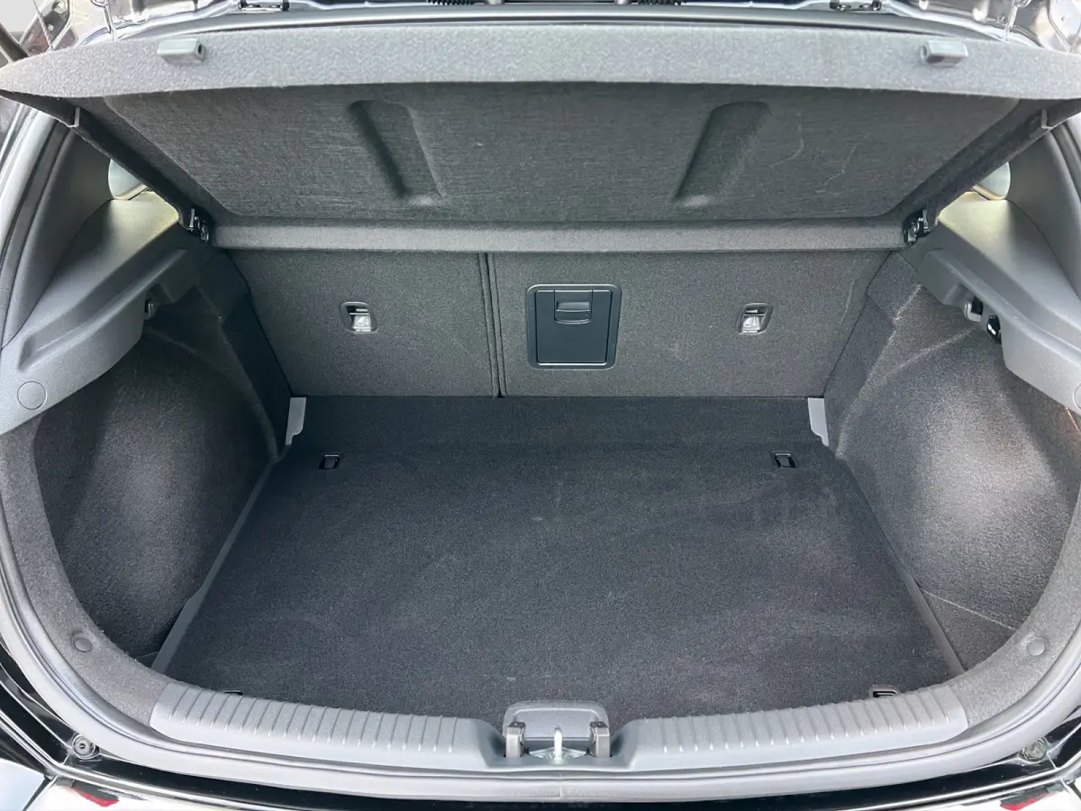 1.5 T-GDi 160pk MHEV N-Line Camera | Dodehoek detectie | Bestuurdersstoel met geheugen | Draadloos laden | LED lampen | Keyless entry | Navigatie | Stoelverwarming | Parkeersensoren voor en 