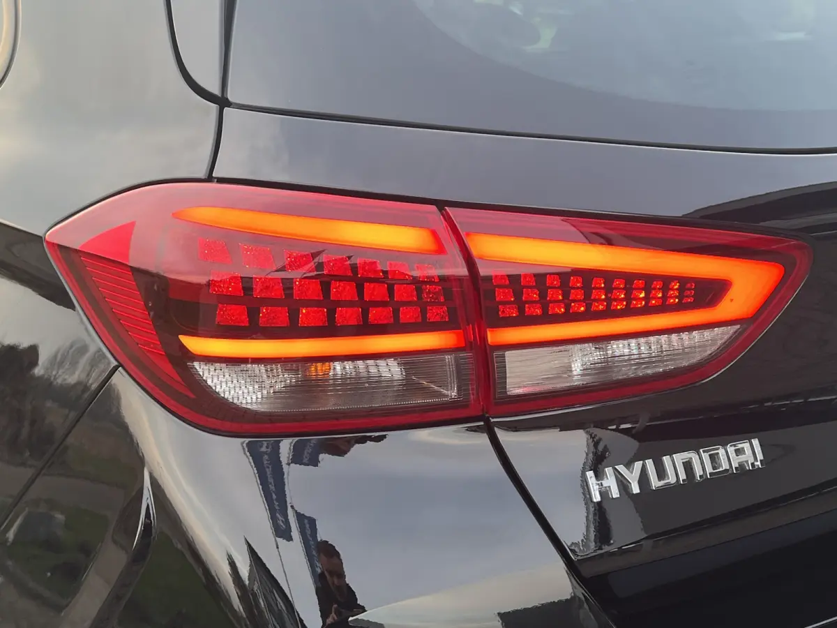 1.5 T-GDi 160pk MHEV N-Line Camera | Dodehoek detectie | Bestuurdersstoel met geheugen | Draadloos laden | LED lampen | Keyless entry | Navigatie | Stoelverwarming | Parkeersensoren voor en 