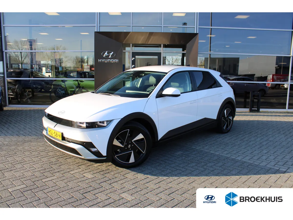 Connect+ 84 kWh | Leder | Parkeersensoren voor en achter | Elektrisch bedienbare voorstoelen | | Achteruitrijcamera | Adaptief demping systeem | Airco (automatisch)
