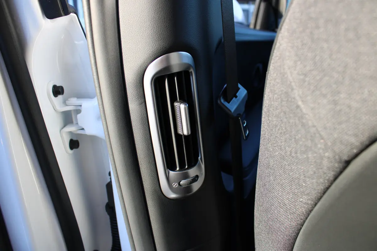 Connect+ 84 kWh | Leder | Parkeersensoren voor en achter | Elektrisch bedienbare voorstoelen | | Achteruitrijcamera | Adaptief demping systeem | Airco (automatisch)