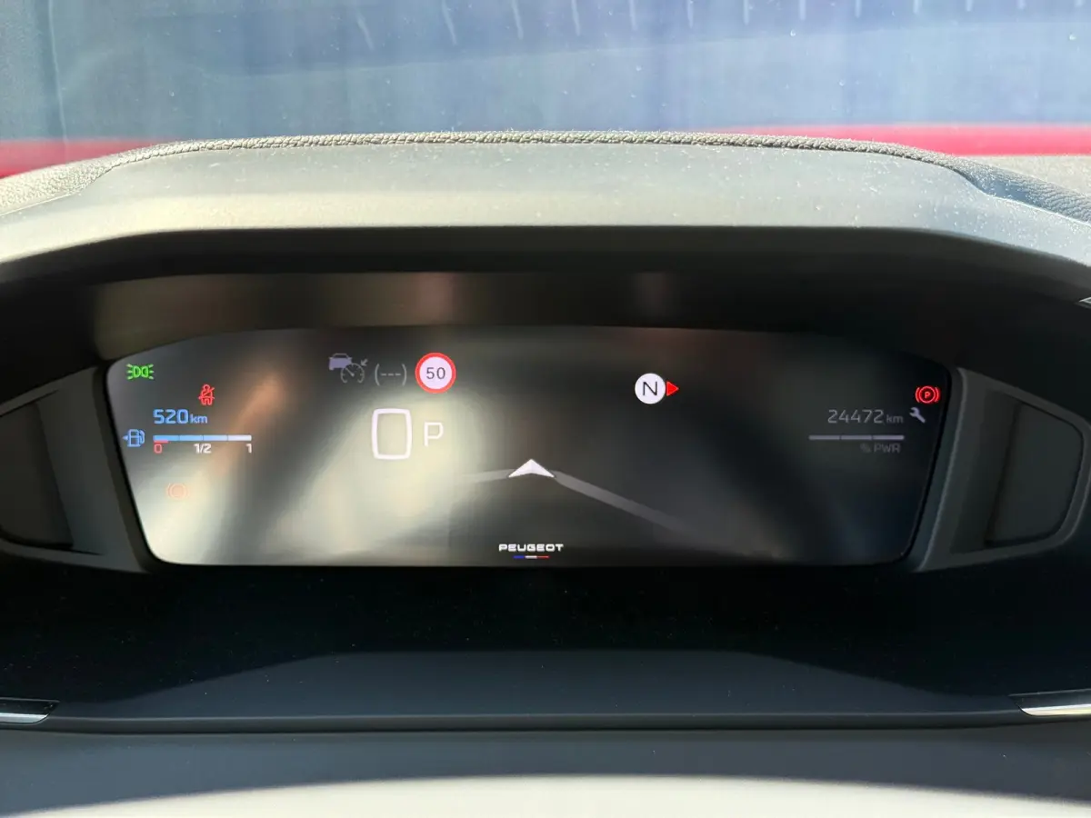 1.2 Hybrid 145 Allure 360 camera | Keyless | Adaptive cruise control | Apple carplay & Android auto