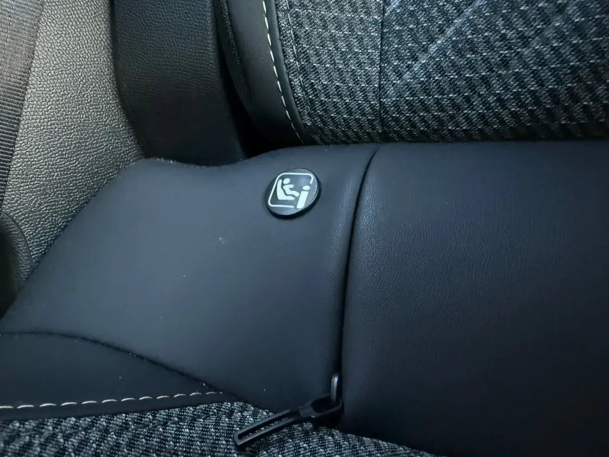1.2 Hybrid 145 Allure 360 camera | Keyless | Adaptive cruise control | Apple carplay & Android auto
