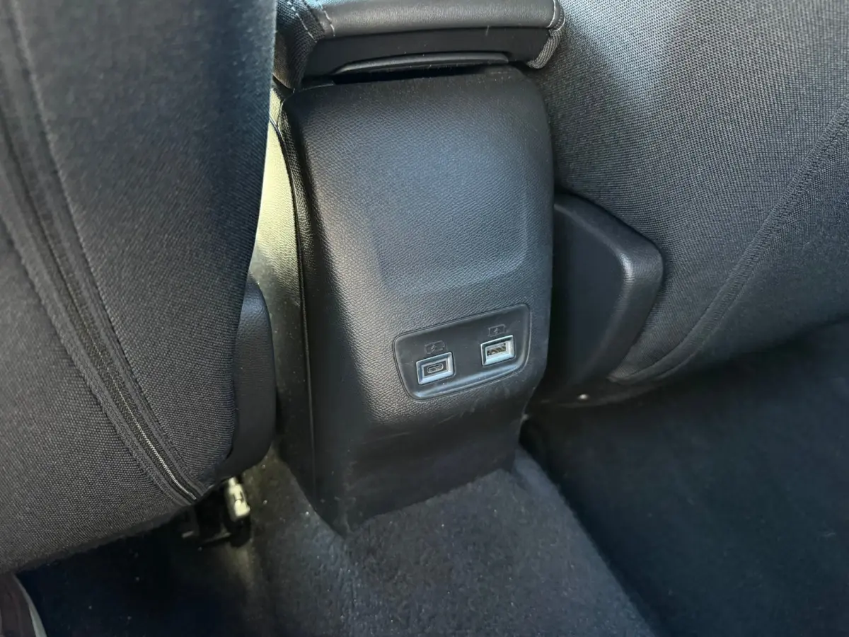 1.2 Hybrid 145 Allure 360 camera | Keyless | Adaptive cruise control | Apple carplay & Android auto