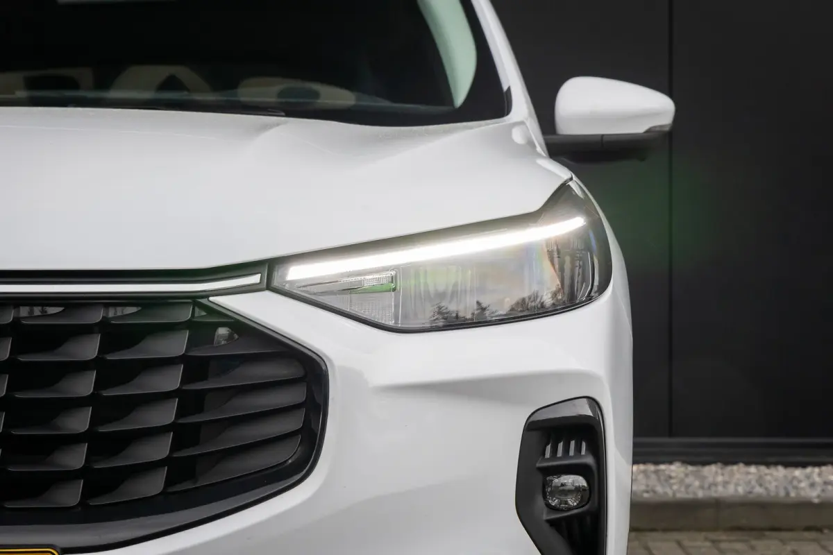 2.5 PHEV Titanium | Electrische trekhaak | 2100kg trekgewicht | Winter-pack | 360 camera | Adaptieve cruise | Dodehoek detectie | Led-verlichting | Keyless | Privacy-glass