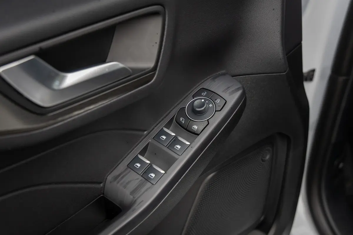 2.5 PHEV Titanium | Electrische trekhaak | 2100kg trekgewicht | Winter-pack | 360 camera | Adaptieve cruise | Dodehoek detectie | Led-verlichting | Keyless | Privacy-glass
