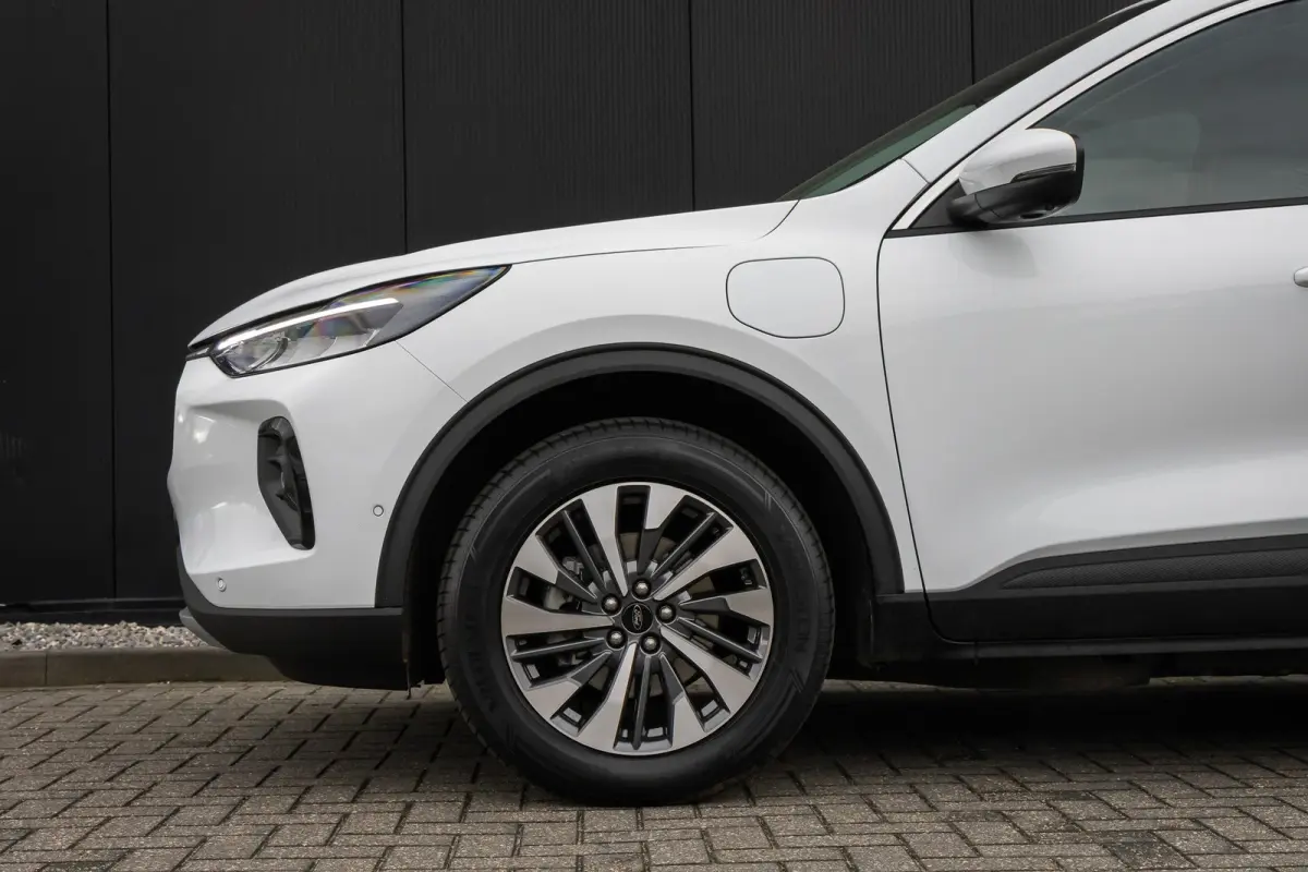2.5 PHEV Titanium | Electrische trekhaak | 2100kg trekgewicht | Winter-pack | 360 camera | Adaptieve cruise | Dodehoek detectie | Led-verlichting | Keyless | Privacy-glass