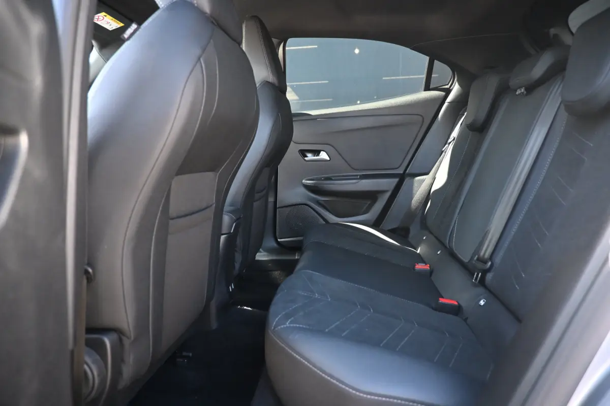 1.2 Turbo Hybrid GS 145pk | Massage | Navigatie | Achteruitrijcamera | Adaptive Cruise | Apple Carplay & Android Auto | !!
