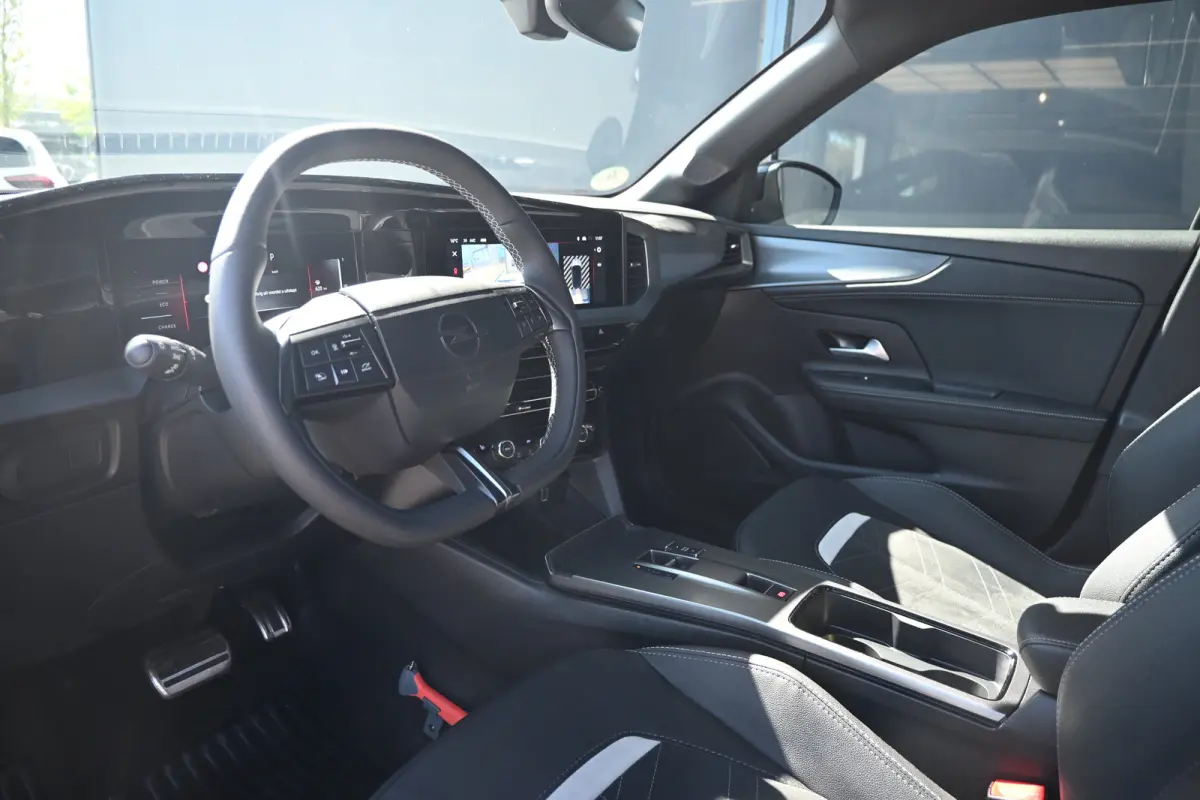 1.2 Turbo Hybrid GS 145pk | Massage | Navigatie | Achteruitrijcamera | Adaptive Cruise | Apple Carplay & Android Auto | !!