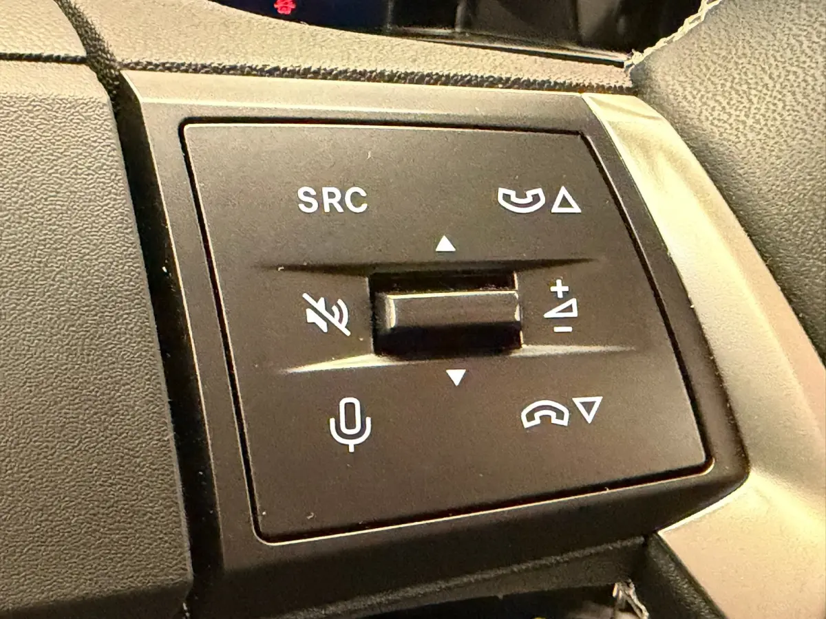 Edition 44 kWh Stuur & Stoelverwarming | Airco | Cruise | Digitaal Dashboard | 16" Lichtmetaal | Carplay | DAB | Parkeersensoren Achter | Airco | Cruise control | Hill hold functie