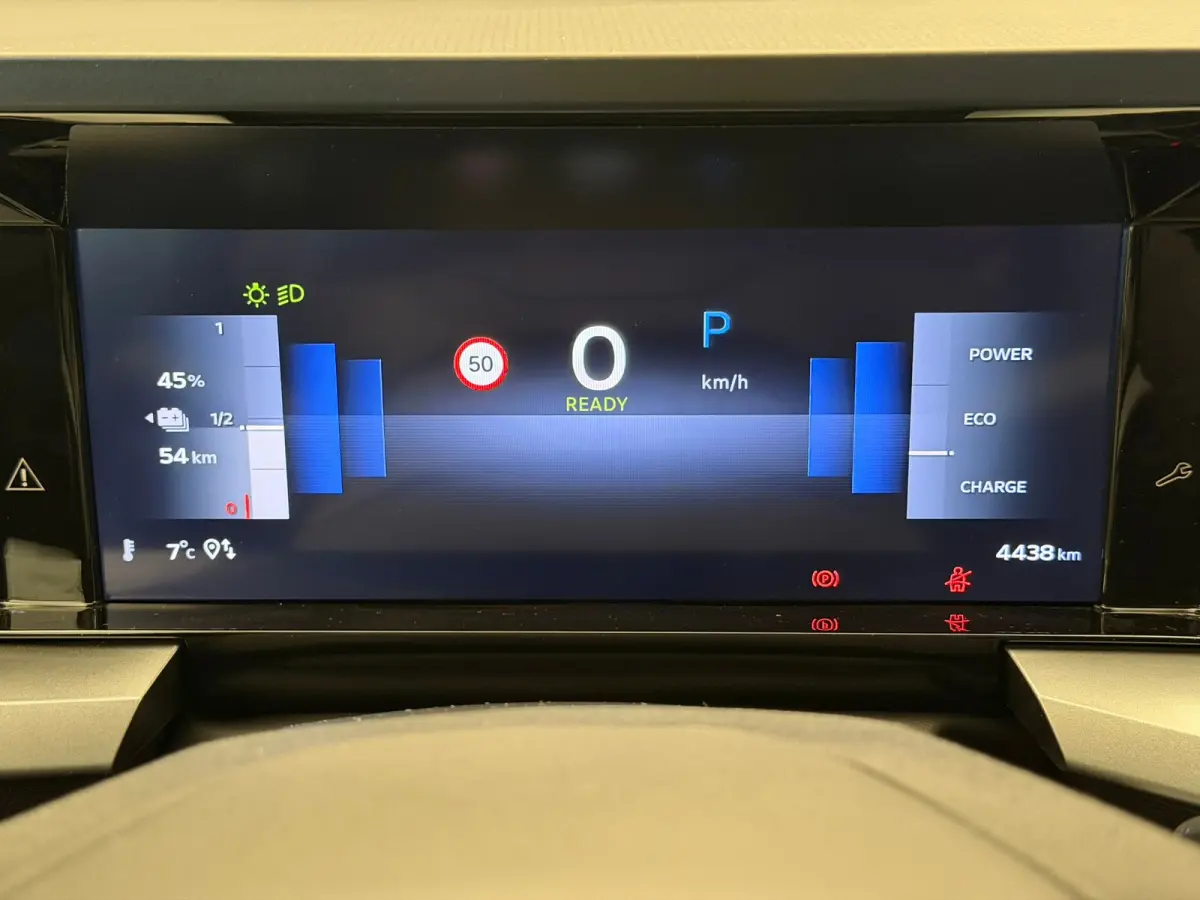Edition 44 kWh Stuur & Stoelverwarming | Airco | Cruise | Digitaal Dashboard | 16" Lichtmetaal | Carplay | DAB | Parkeersensoren Achter | Airco | Cruise control | Hill hold functie