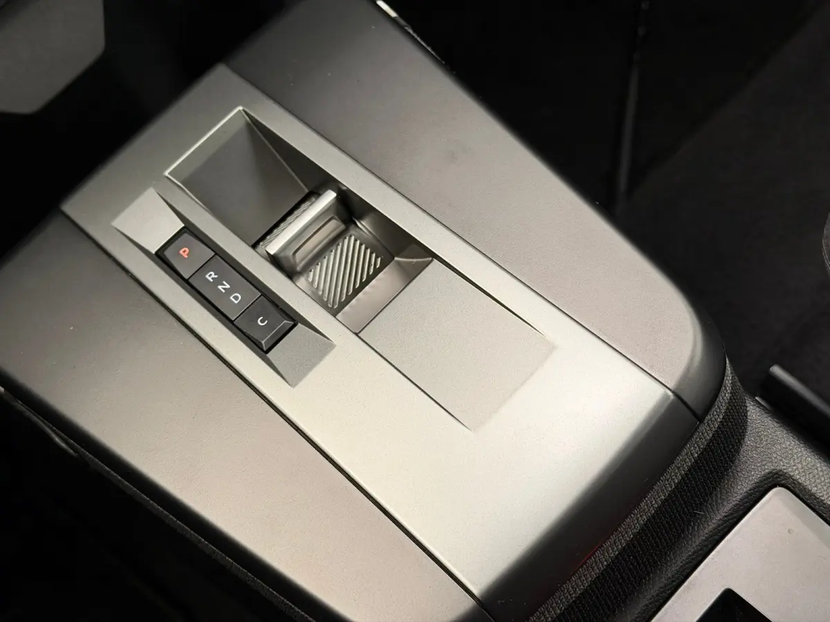 Edition 44 kWh Stuur & Stoelverwarming | Airco | Cruise | Digitaal Dashboard | 16" Lichtmetaal | Carplay | DAB | Parkeersensoren Achter | Airco | Cruise control | Hill hold functie