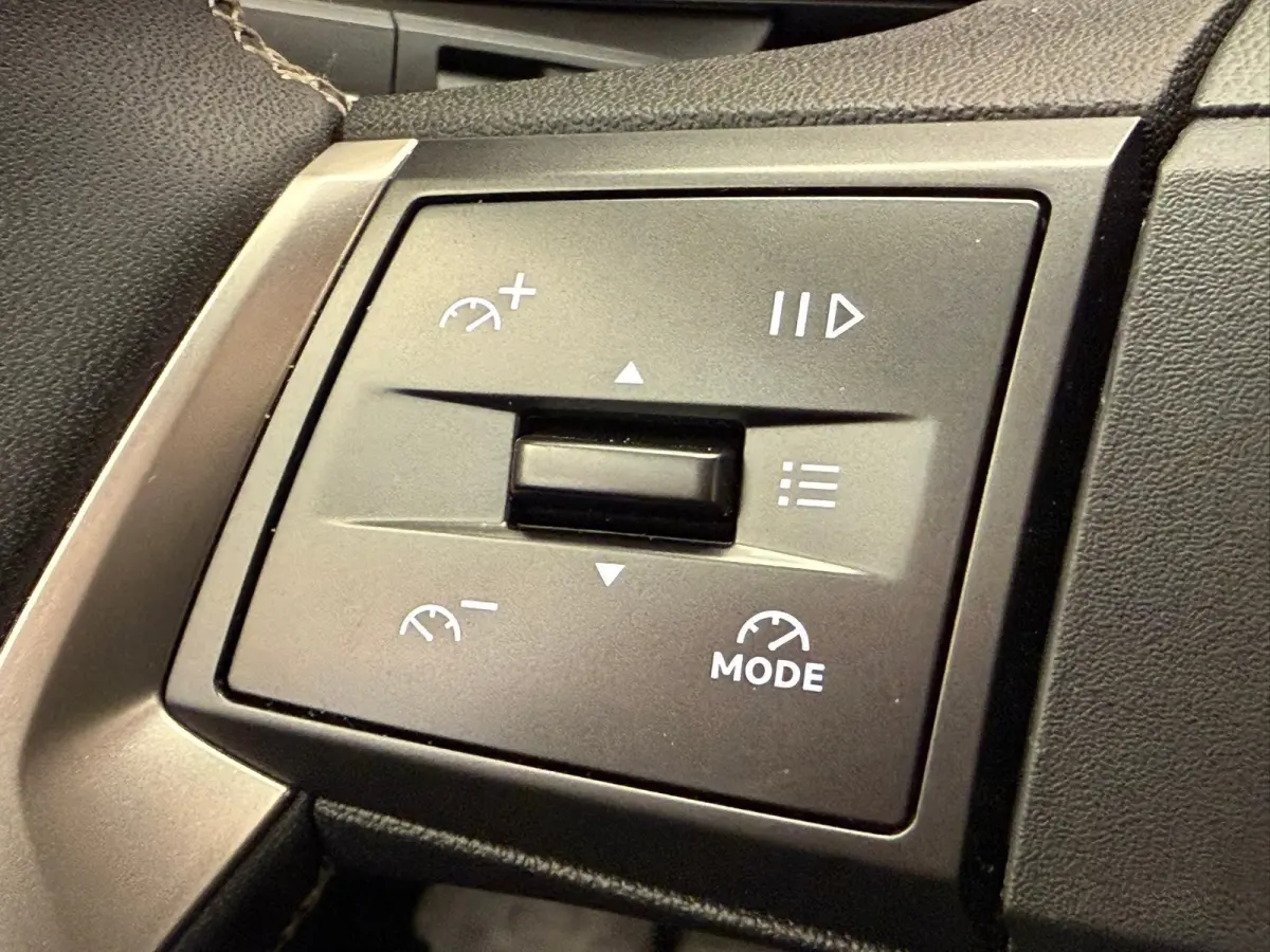 Edition 44 kWh Stuur & Stoelverwarming | Airco | Cruise | Digitaal Dashboard | 16" Lichtmetaal | Carplay | DAB | Parkeersensoren Achter | Airco | Cruise control | Hill hold functie