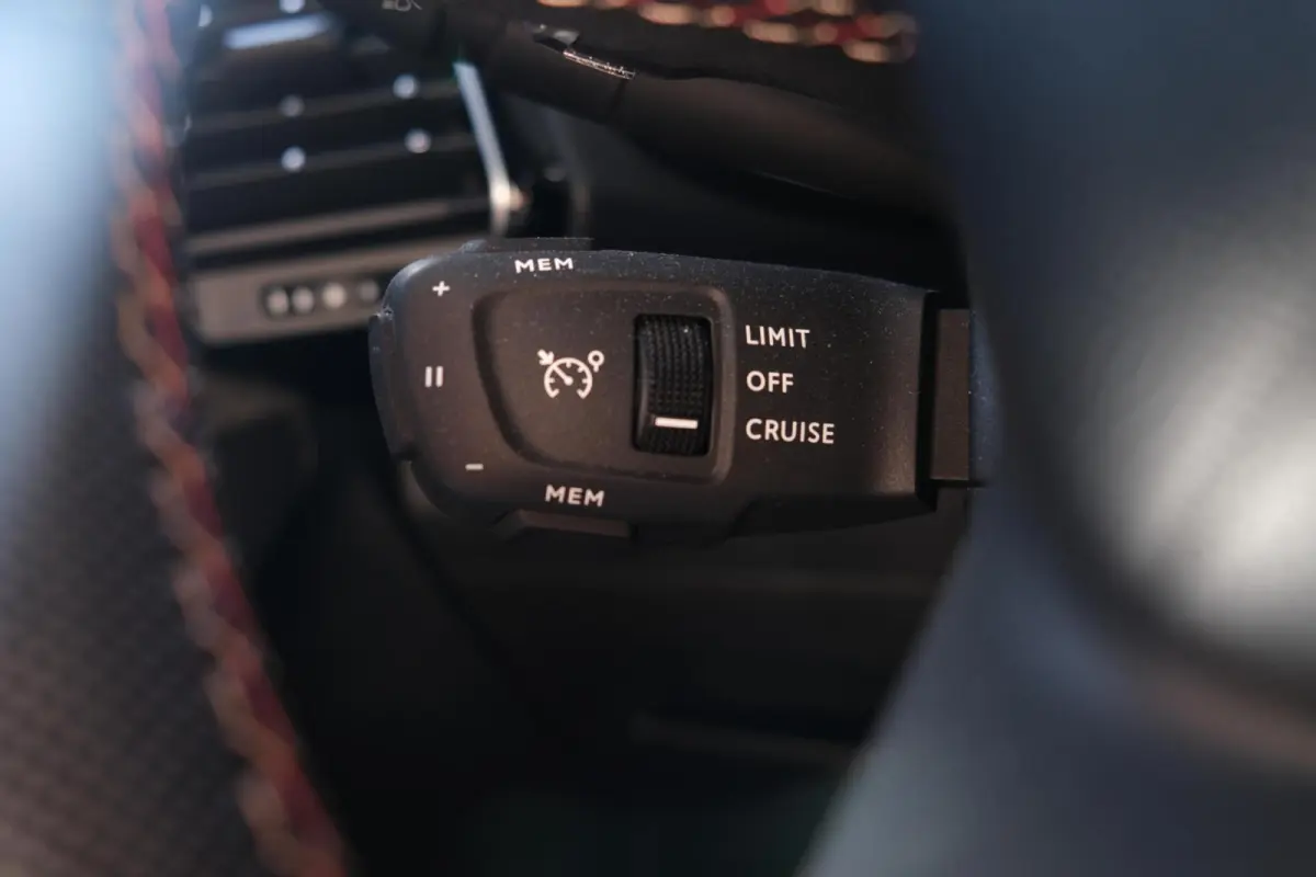 E-Tense 4x4 Performance Line|Rijklaar!|AppleCarplay|Clima|Cruise|Alcantara|Navi