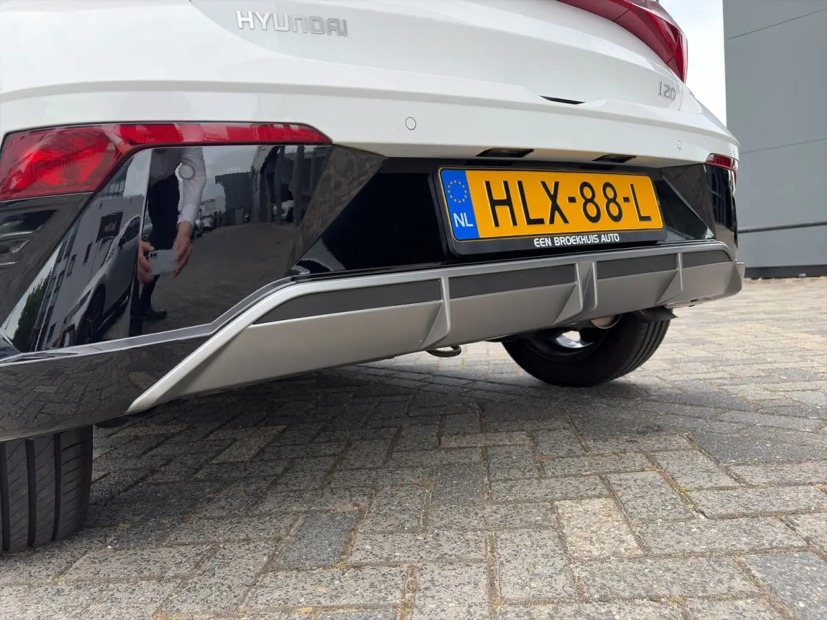 1.0 T-GDI 100pk Comfort | Airco | Camera | Carplay | Cruise control | Dodehoek detectie | Navigatie | Parkeersensoren | Digitaal cockpit | Lichtmetalen velgen