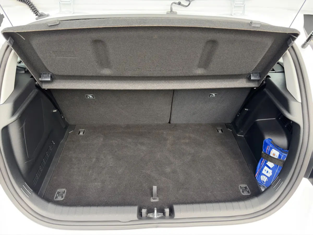 1.0 T-GDI 100pk Comfort | Airco | Camera | Carplay | Cruise control | Dodehoek detectie | Navigatie | Parkeersensoren | Digitaal cockpit | Lichtmetalen velgen