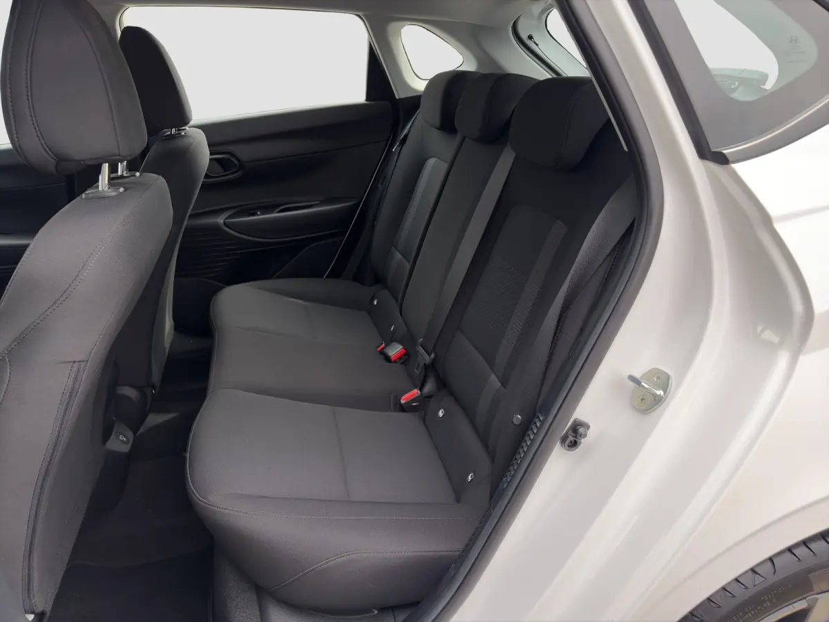 1.0 T-GDI 100pk Comfort | Airco | Camera | Carplay | Cruise control | Dodehoek detectie | Navigatie | Parkeersensoren | Digitaal cockpit | Lichtmetalen velgen